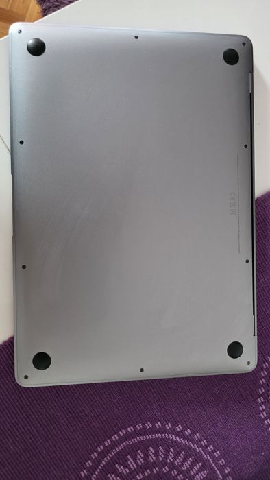 MacBook Się 13-inch A2179 jak nowy.