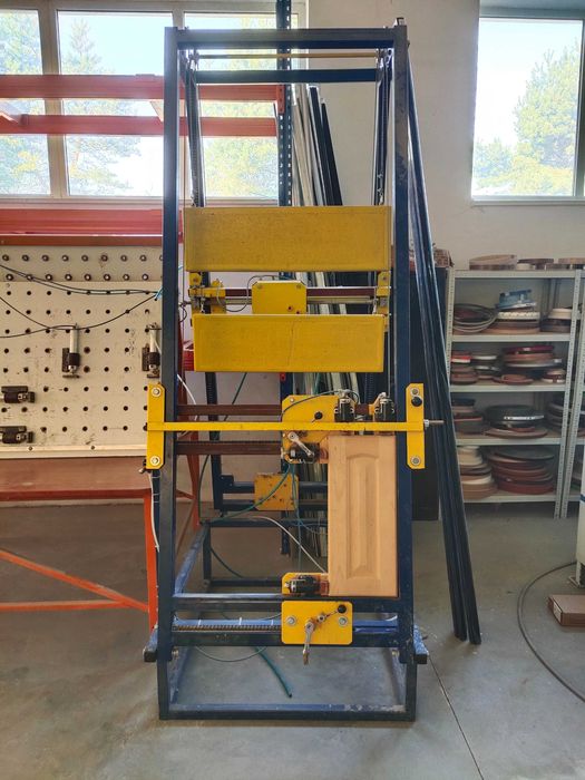 Prasa montażowa podciśnieniowa do składania frontów okien drzwi