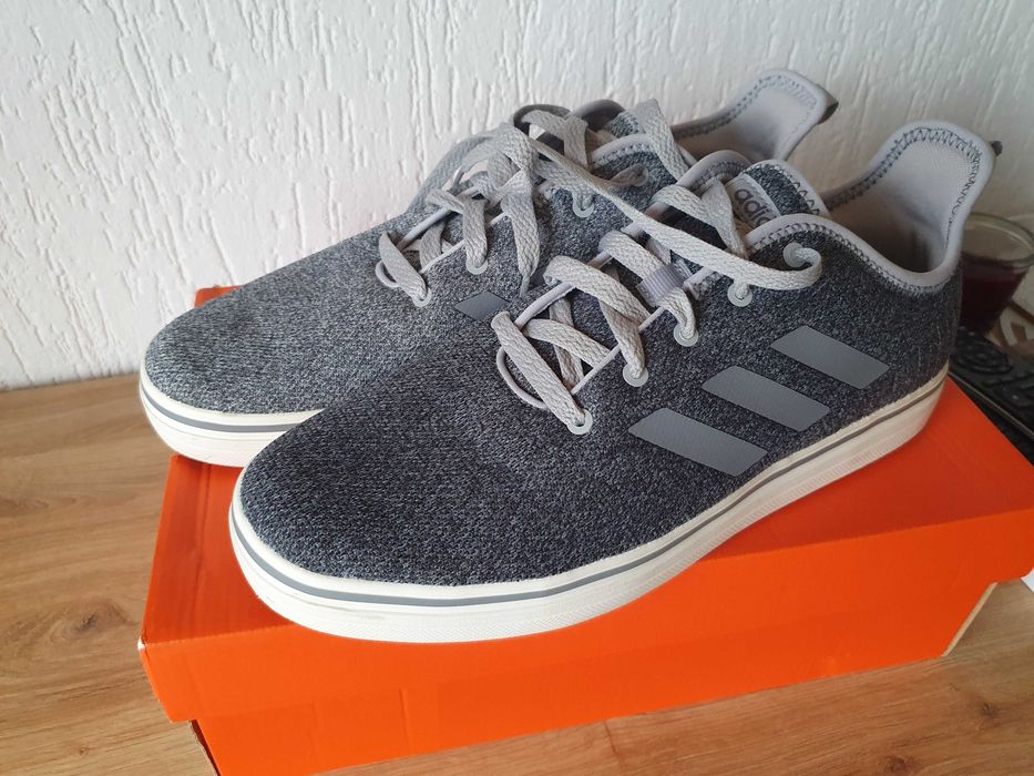Adidas rezmiar 45 używane