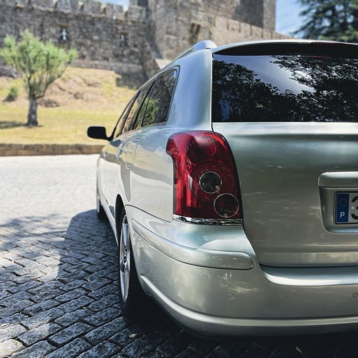 Toyota avensis excelente estado