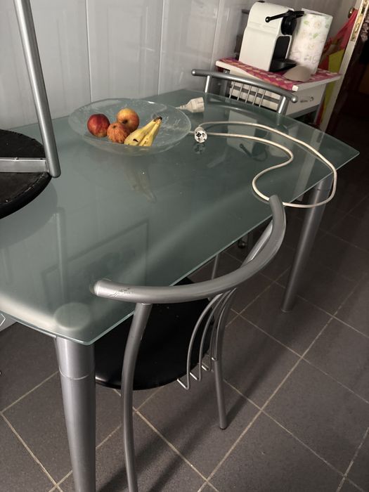 Mesa de cozinha com 4 cadeiras
