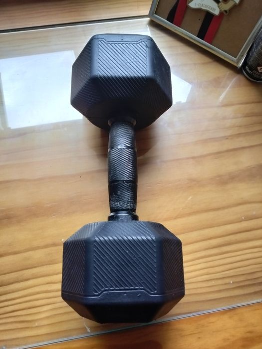 10-Kilogram Dumbbell477906781906544640