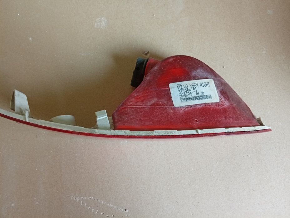 Volvo V40 D2 lampa prawa