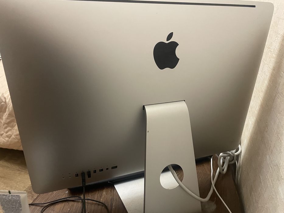 Продам iMac 21.5 mid 2011