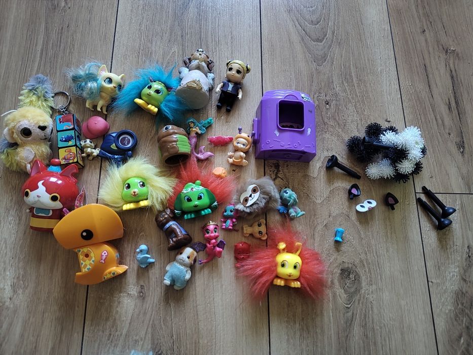 Zestaw figurek i zabawek