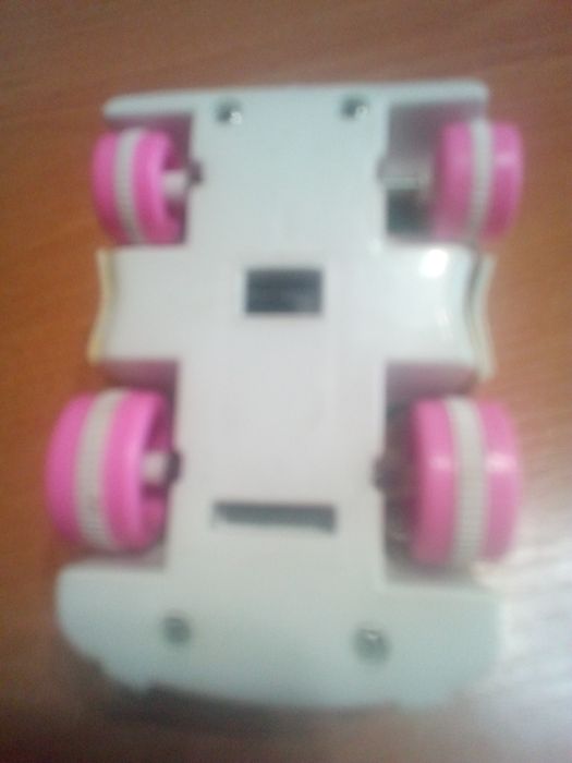 Маленькая машинка.