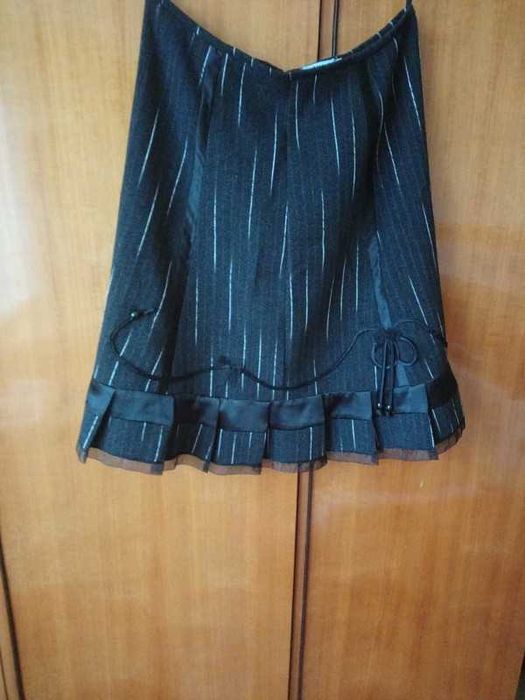 Spódnica Ava r. 44
Długość 60cm, szerokość pas 42cm