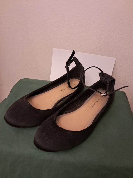 Czarne buty balerinki na pasku 38