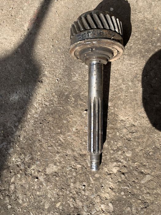 Первічний вал маз