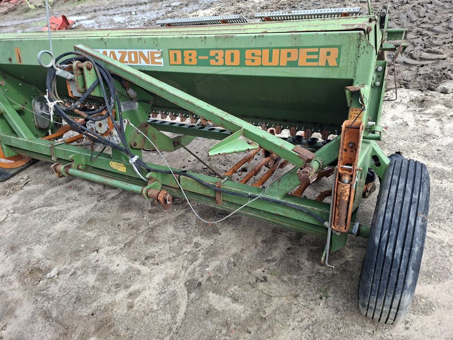 Siewnik Amazone  D8-30 super na czesci.