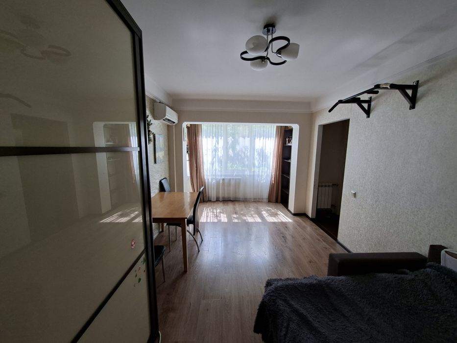 Продам 1-кімнатну квартиру 32,4м.кв. вул.Березняківська 20.