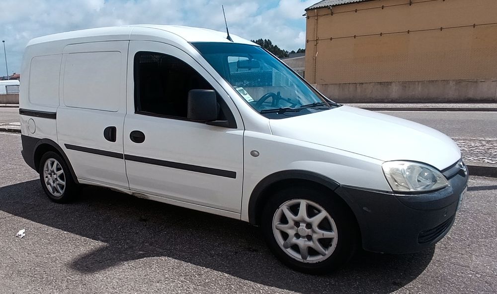 Opel Combo 1.3 2007 caixa Avariada