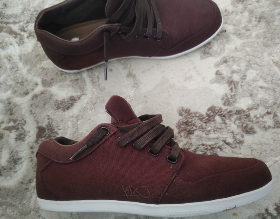 Trampki  męskie rozmiar 40,5.