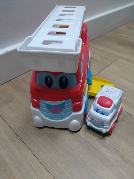 Dumel Discovery ekipa ratownicza Zbysia 12m+