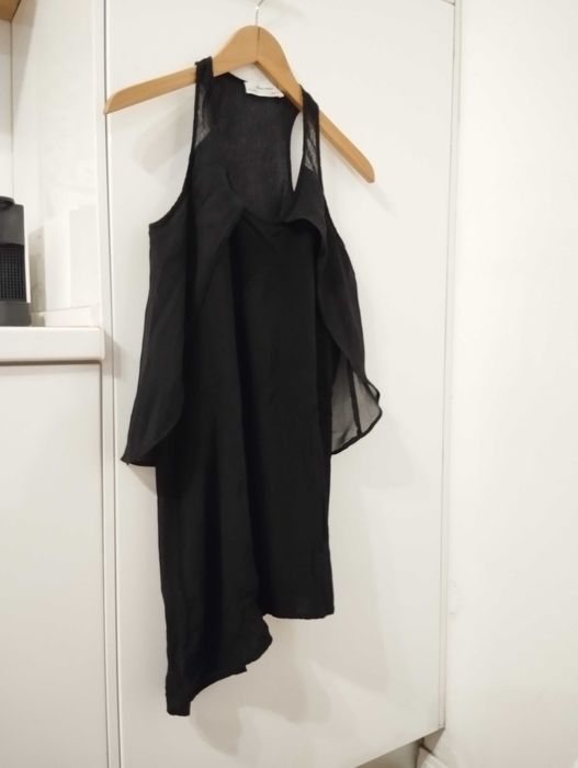 Vestido curto em camadas Zara