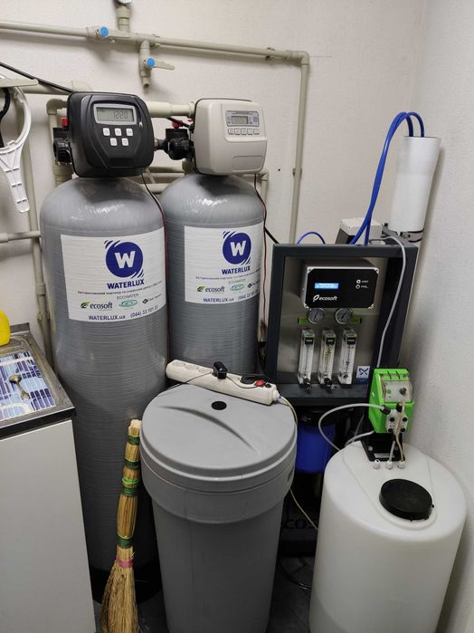 Заміна фільтрів води.Замена фильтров перезасыпка