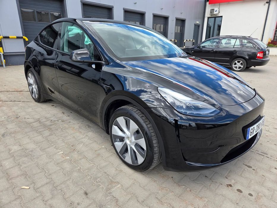 Tesla Model Y 32tys km Europa