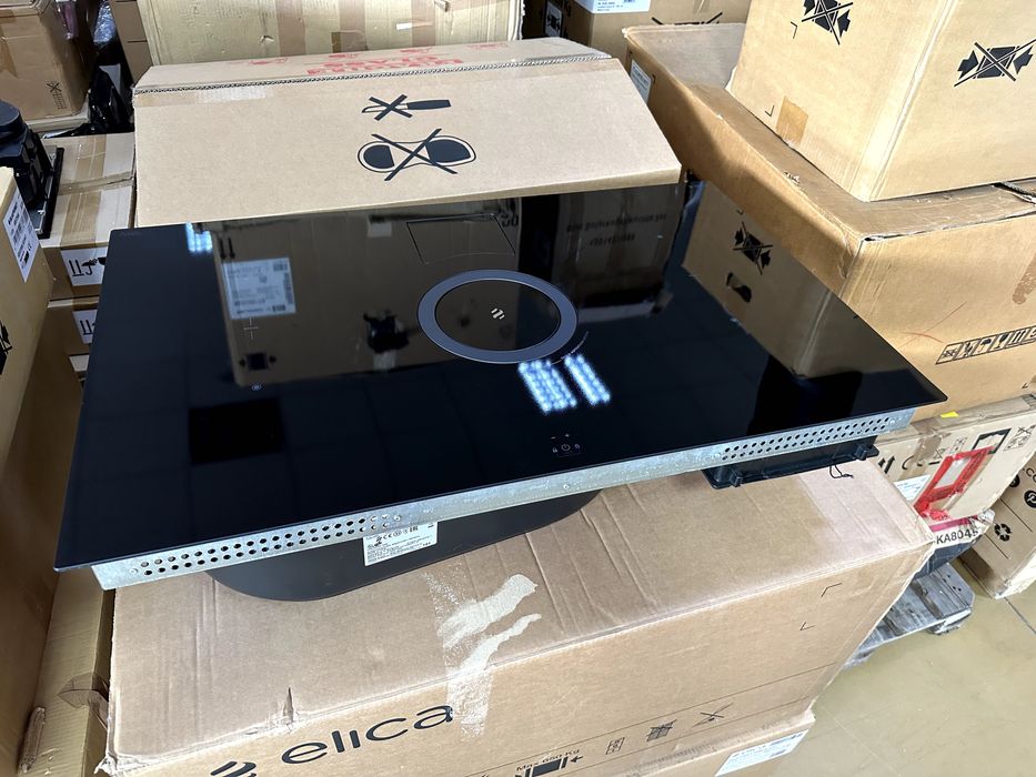 Nowa płyta z okapem Elica Nikolatesla Switch BL/F/83