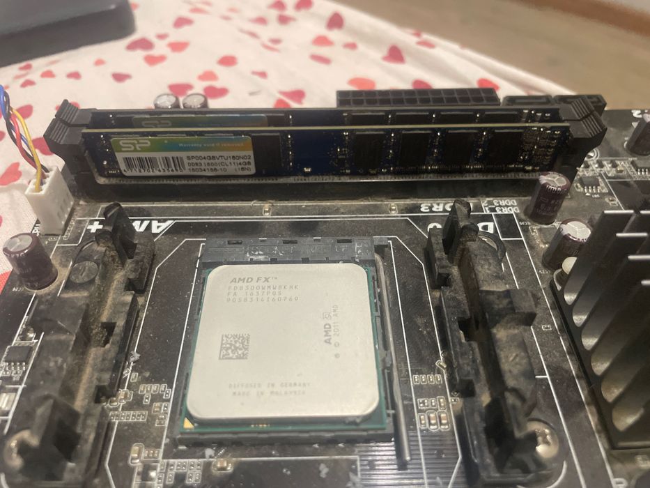 Продам оперативну памʼять DDR3