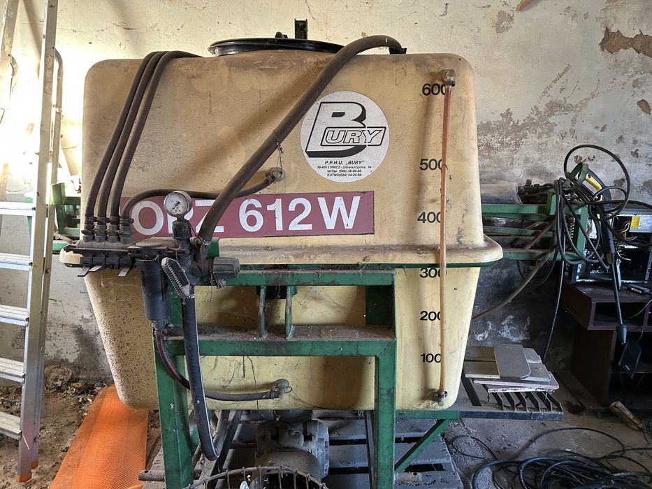 Stacz garazowy, potykacz oprysk Bury