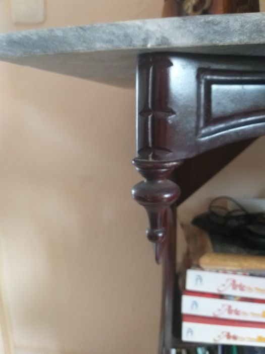 Movel antigo mas e muito bom estado de conservação