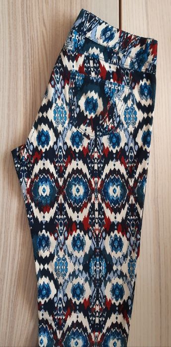 Calças estampado étnico / aztecas da Zara