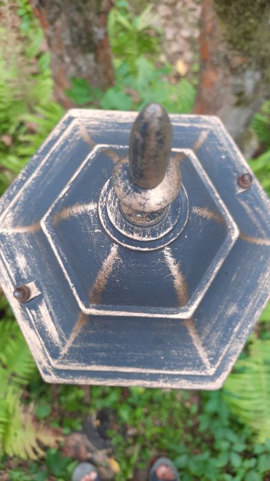 Lampa zewnętrzna stojąca do gruntu