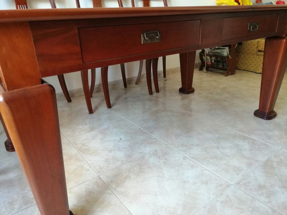 Mesa Cerejeira maciça 6 cadeiras
