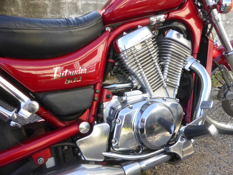 Suzuki VS800 Intruder
