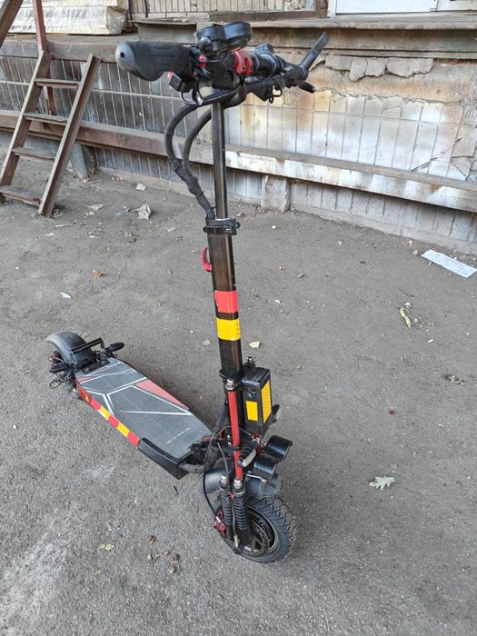 Електро самокат + інвертор .