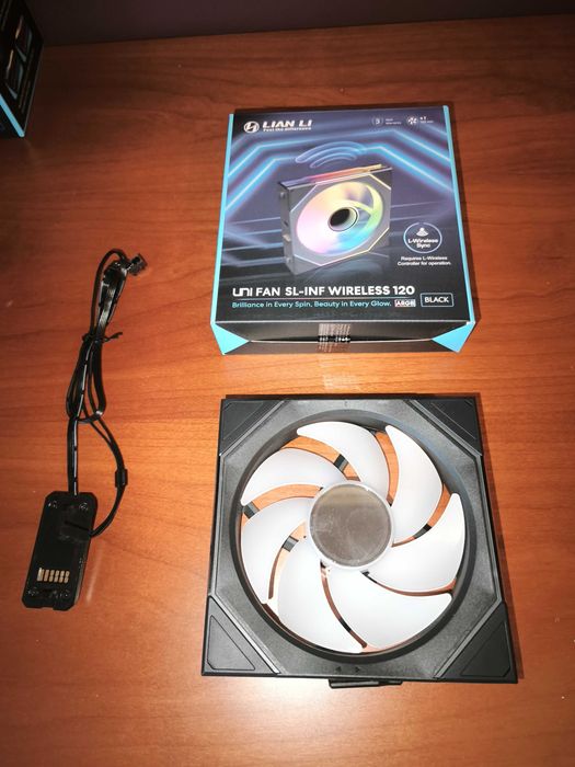 Ventoinha Lian Li UNI FAN SL120 Infinity Wireless RGB Reverse Blade PWM Preto 120mm (Pack 3) + 1