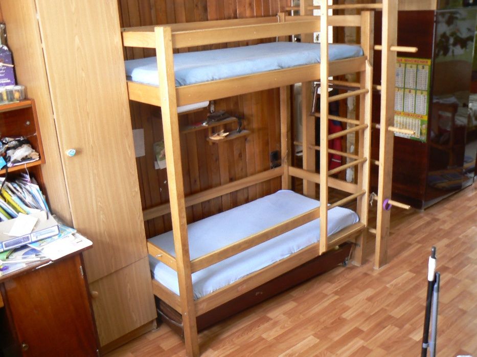 Двухэтажная кровать детская