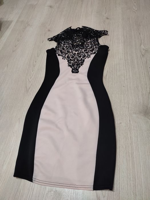 Śliczna elegancka sukienka