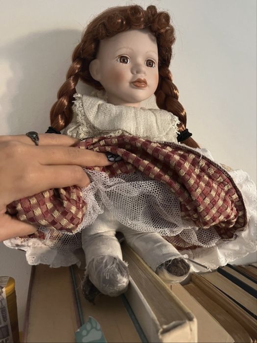 Porcelanowa lalka
