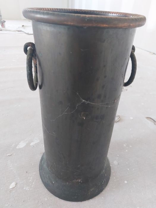 Chapeleiro antigo em estanho