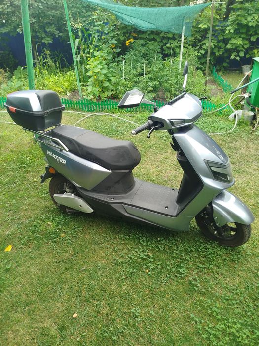 Електроскутер Maxxter Nova