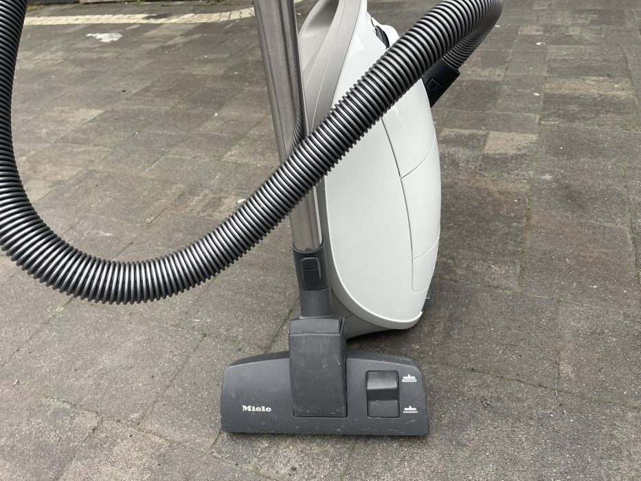 Пилосос Miele SVWF6 S8380 2025рік