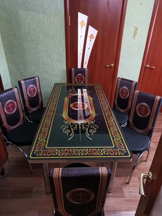 Комплект обідній кухонний зі стільцями. Гартоване скло