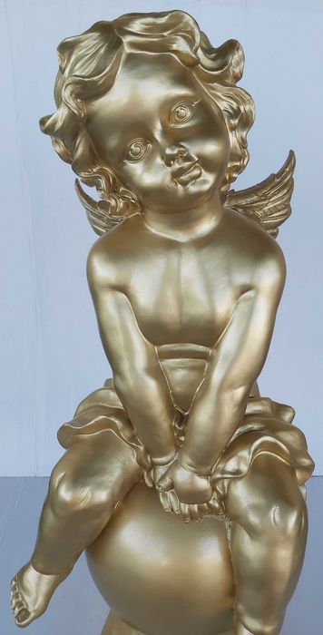 Anioł Aniołek na Kuli Figura Amor Poliston Dzień Kobiet Prezent