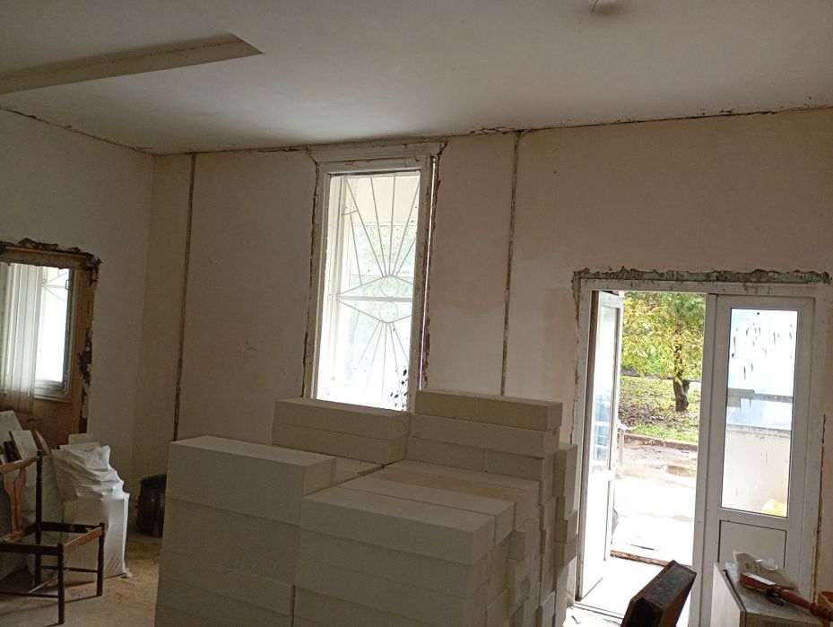 Продаж фасадного приміщення.