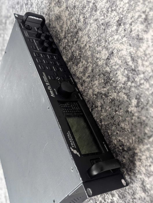 Процессор эффектов Fractal Audio Axe-FX II Mark II