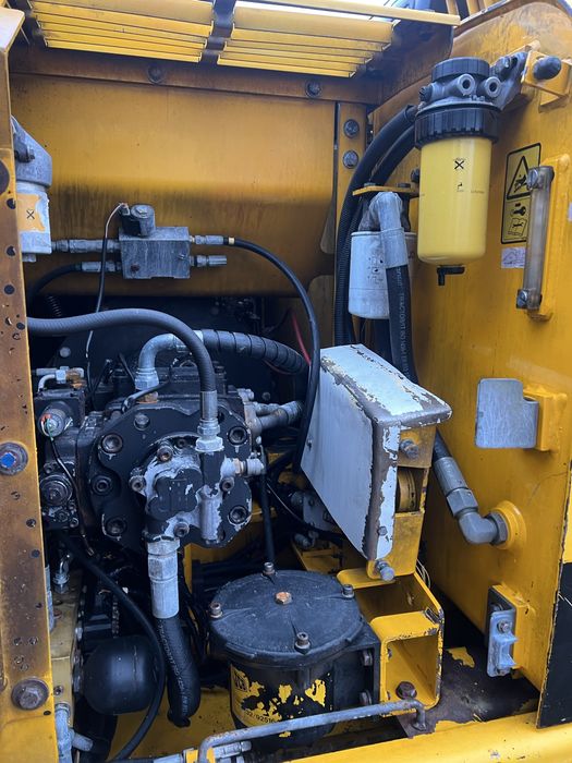 Ескаватор гусеничний