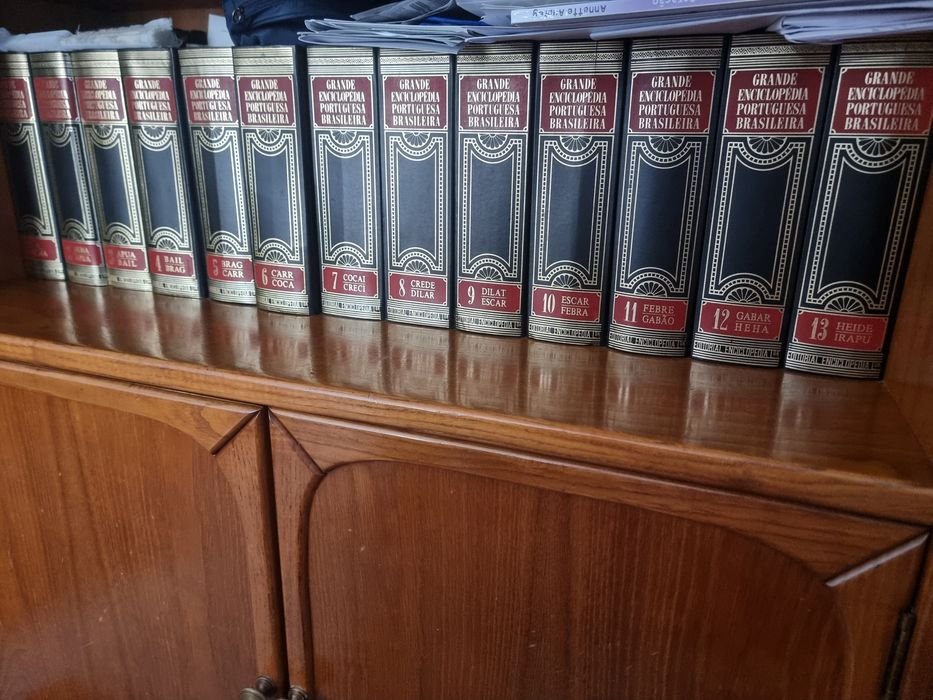 Grande enciclopédia Portuguesa e Brasileira