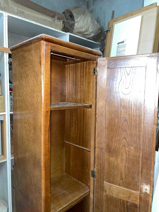 Móvel de Arrumação em Madeira Castanha