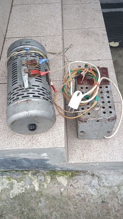 Продам зарядний пристрій