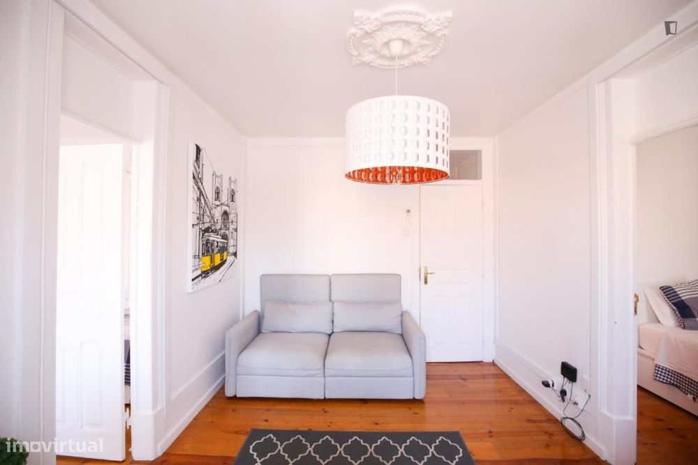 Quarto - localizado em Arroios Lisbon