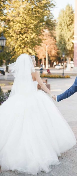 Свадебное платье со шлейфом корсет из камней Сваровски Swarovski 36 р