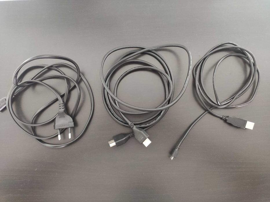 PlayStation 4 + Controllers + Games64550377707395123