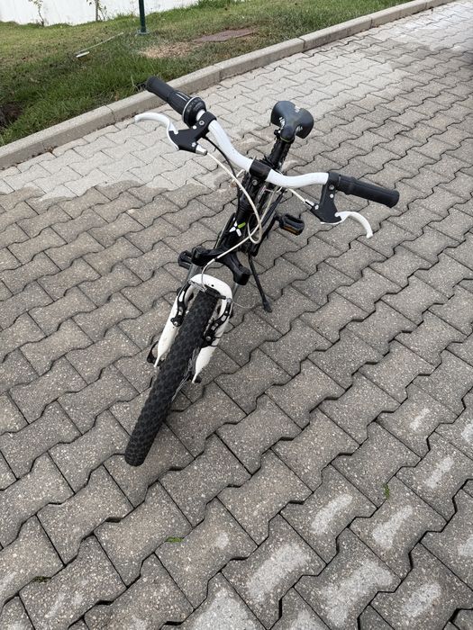 Bicicleta B’TWIN Roda 20 x 1,95