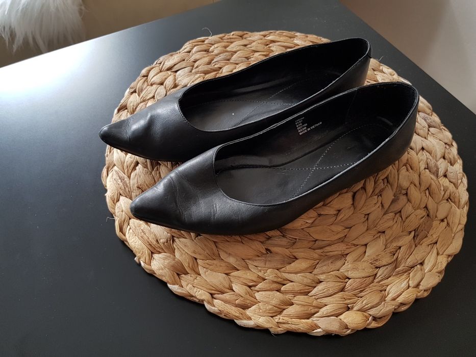 Czarne skórzane na jesień buty czółenka next r.39